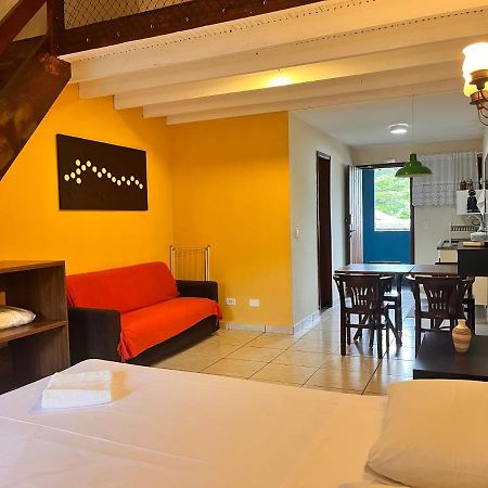 Delphin Apartamento 8 Ilhabela Eksteriør bilde